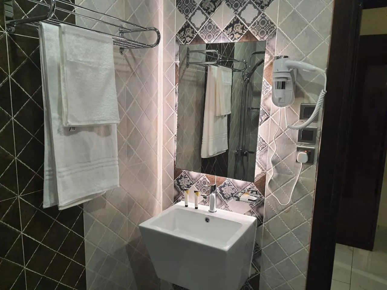 Violet Rose Aprit Hotel Jiddah